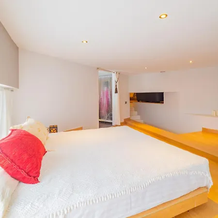 Cubo's Gibralfaro Townhouse בית נופש