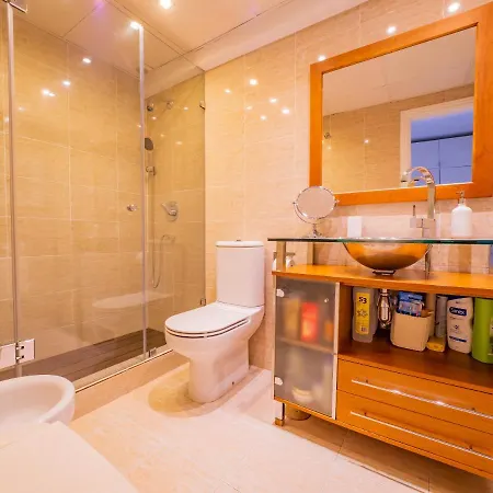 Cubo's Gibralfaro Townhouse *