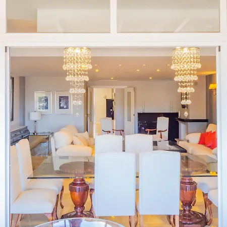 בית נופש Cubo's Gibralfaro Townhouse מאלגה