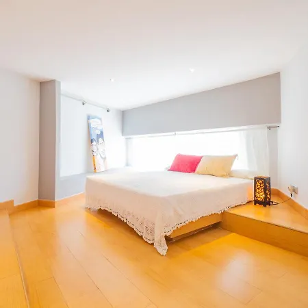 בית נופש Cubo's Gibralfaro Townhouse מאלגה